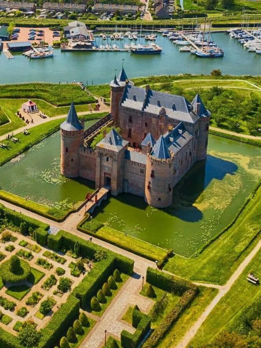 Loevestein Castle