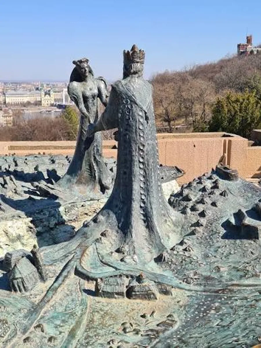 Monument to Prince of Buda and Princess of Pest
