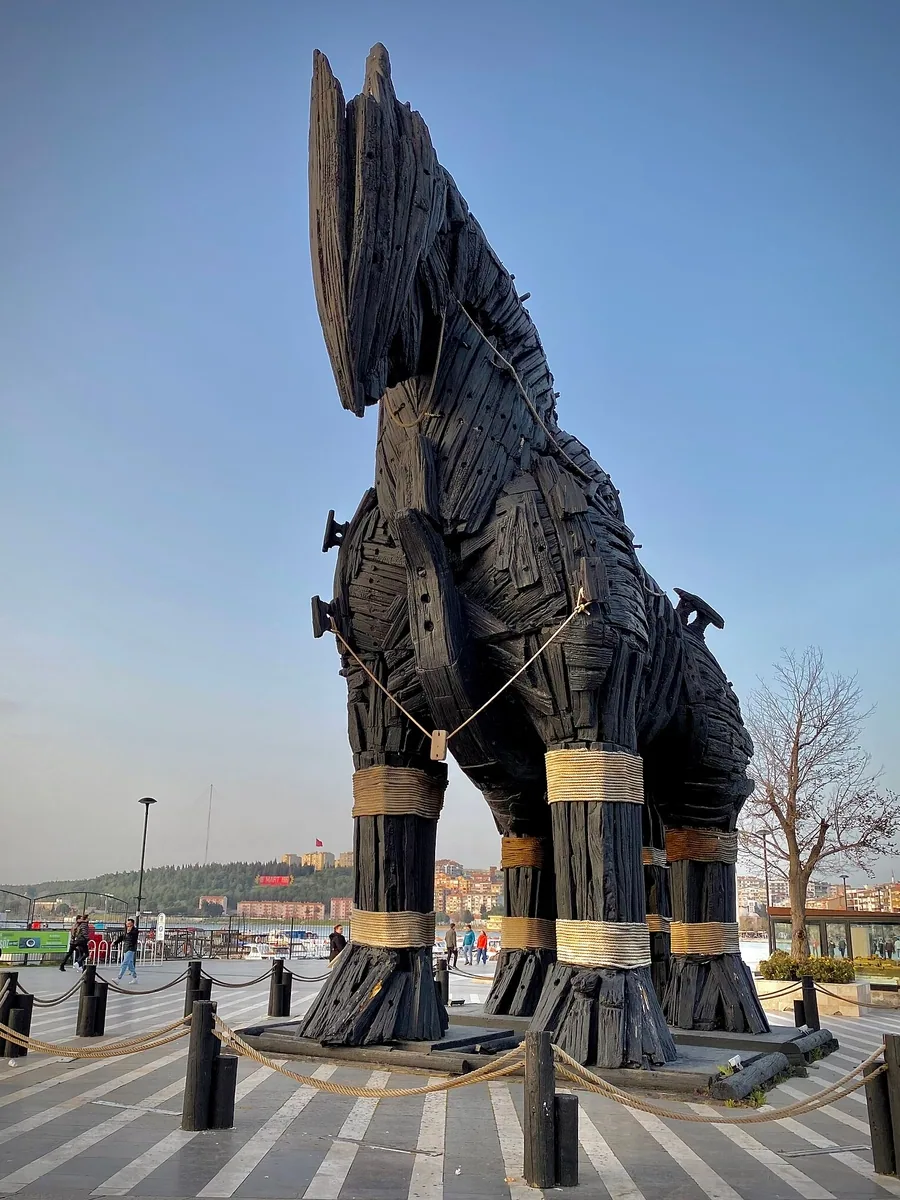 Trojan Horse Statue