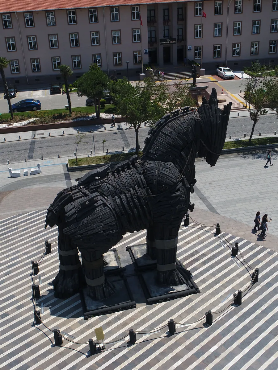 Trojan Horse Statue