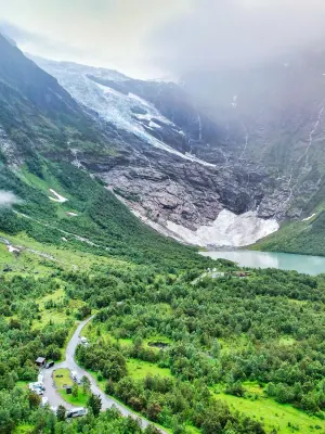 Bøyabreen Glacier Viewpoint
