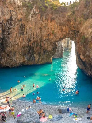 Great Arch Cave (Grotta del Saraceno)