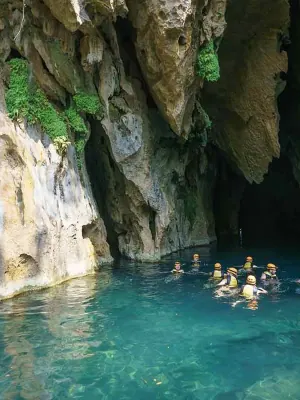 Hang Thuỷ Cung