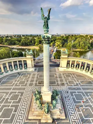 Heroes' Square