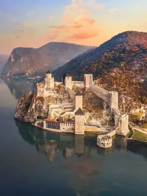 Hrad Golubac na brehu Dunaja