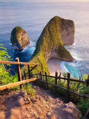 Kelingking Beach