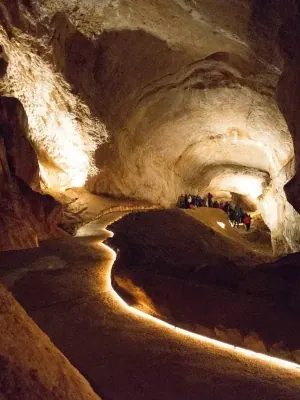 Mammut Cave