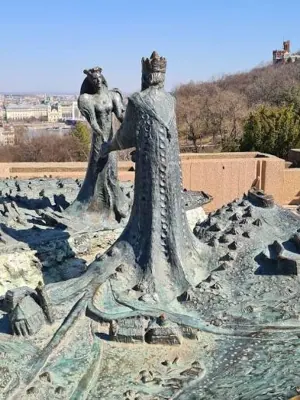 Monument to Prince of Buda and Princess of Pest