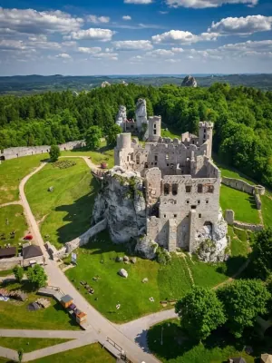 Ogrodzieniec Castle