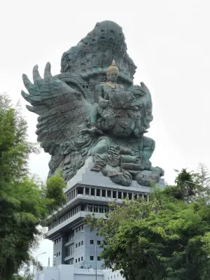 Patung Kencana