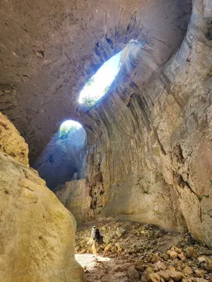 Prohodna Cave
