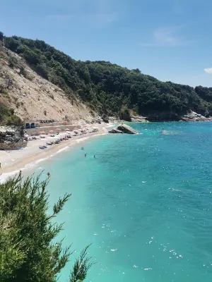 Pulëbardha Beach