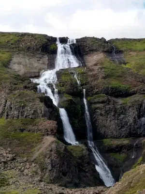 Rjúkandi Waterfall