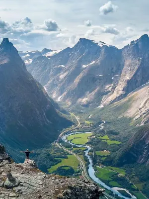 Romsdalseggen Ridge