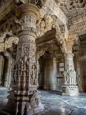 Sahastra Baahu Temple