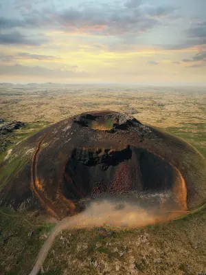 Saxhóll Crater