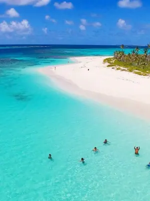 Shoal Bay Beach