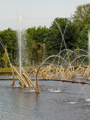 Water Theatre Grove
